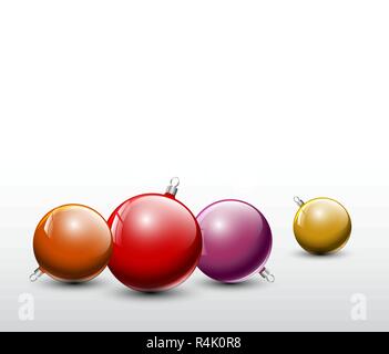 Vector red e golden Christmas baubles realistici su sfondo bianco Illustrazione Vettoriale