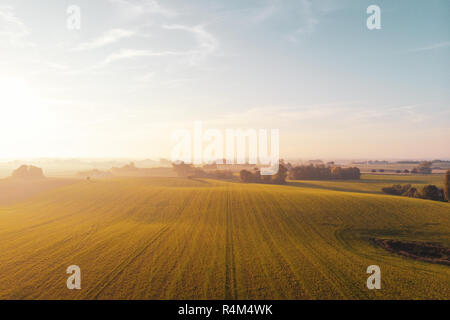 Tramonto sul pittoresco paesaggio del Danish Mar Baltico isola Møn Foto Stock