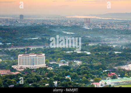 Myanmar Mandalay tramonto Foto Stock