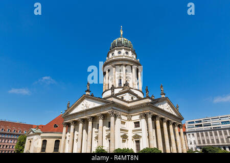 La Chiesa tedesca esterno sulla piazza Gendarmenmarkt a Berlino, Germania. Foto Stock