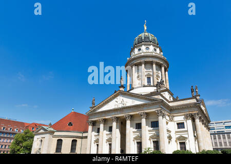 La Chiesa tedesca esterno sulla piazza Gendarmenmarkt a Berlino, Germania. Foto Stock