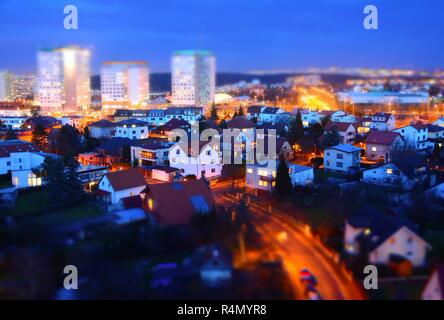 Città di notte Foto Stock