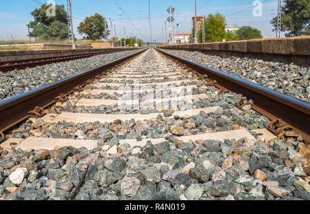 Vista della ferrovia che passa attraverso la stazione Foto Stock