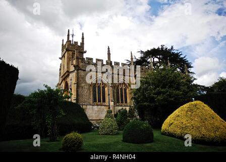 St Mary di Sudeley, la cappella del castello vista laterale, Castello di Sudeley, Gloucestershire Foto Stock