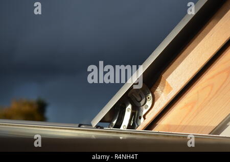 Finestra velux cerniera Foto Stock