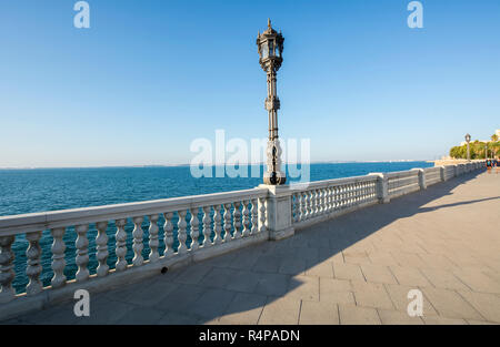 Bella passeggiata di Cadiz, Spagna Foto Stock