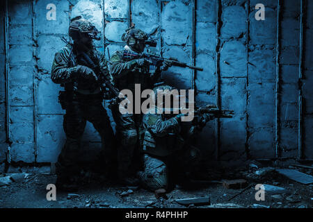 Army Ranger nel campo uniformi Foto Stock