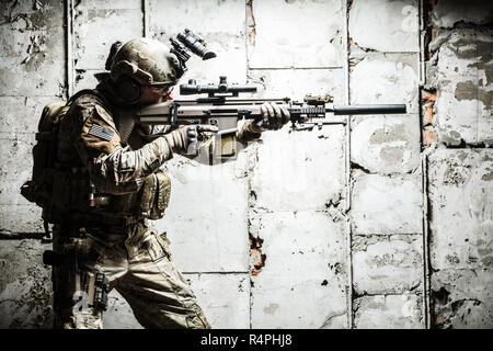 Army Ranger nel campo uniformi Foto Stock