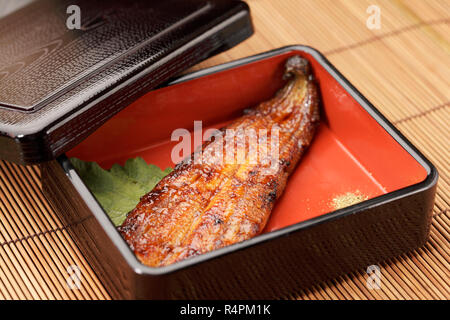 Arrosto di filetto di pesce in Bento Foto Stock