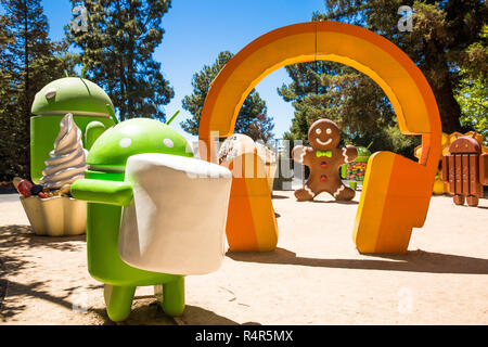 Mountain View, CA/STATI UNITI D'America - 21 Maggio 2018: vista esterna di un edificio Googleplex, la sede aziendale complesso di Google e la sua società madre Alph Foto Stock