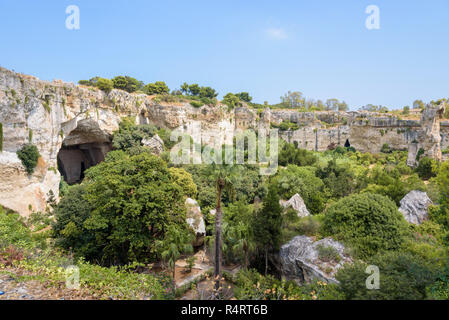 Latomia del Paradiso nel Parco Archeologico della Neapolis a Siracusa, Sicilia, Italia Foto Stock