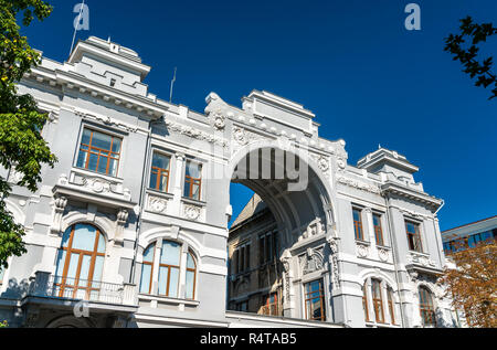 Edificio storico nel centro della città di Simferopol, Crimea Foto Stock