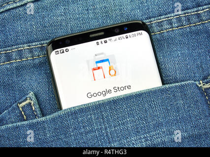 MONTREAL, Canada - 4 ottobre 2018: Google Store su s8 schermo. Google Store è un rivenditore online di proprietà di Google, che vende Nexus e dispositivi di pixel. Foto Stock