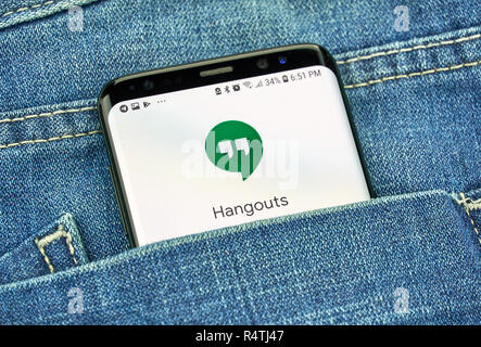 MONTREAL, Canada - 4 ottobre 2018: Google ritrovi, piattaforma di comunicazione sviluppato da Google. App su s8 schermo. Google è una tecnologia americana co Foto Stock