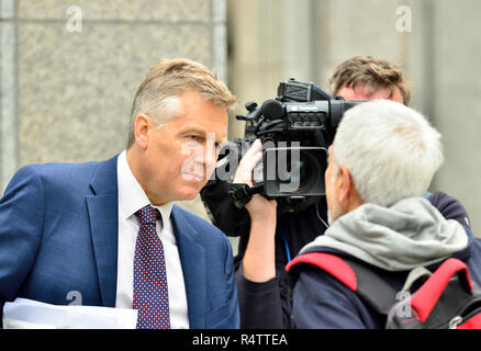 Andy Bell - Editor di politici, Canale 5 News - al di fuori di Downing Street, 2018 Foto Stock