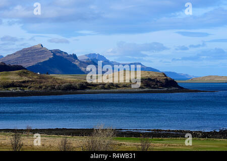 Vista sul Loch Sligachan, Isola di Skye, regione delle Highlands, Scotland, Regno Unito Foto Stock