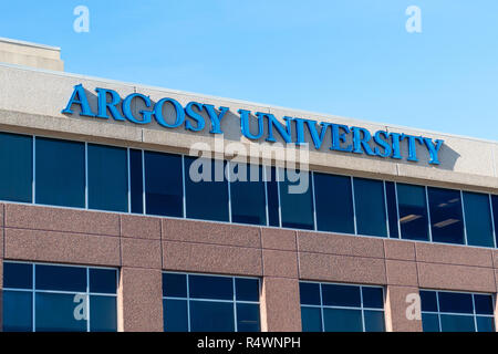 ST. PAUL, MN/STATI UNITI D'America - 18 novembre 2018: Argosy University esterno e logo del marchio. Argosy University è un sistema di fini di lucro collegi di proprietà di Dre Foto Stock