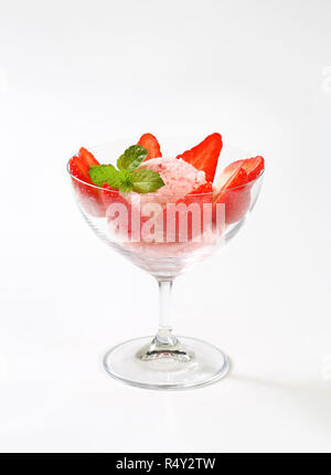 Gelato alla fragola gelato Foto Stock