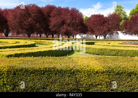 Palazzo di Troja in giornata soleggiata, con vista sul giardino, Praga, Repubblica Ceca Foto Stock