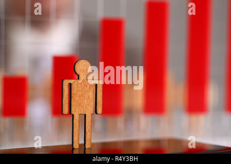 Piccolo giocattolo di legno figura spiccano Foto Stock