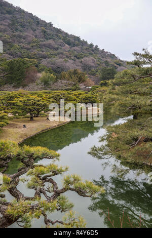 Ritsurin Koen in inverno, tradizionale giardino Giapponese, Takamatsu, Kagawa, Shikoku Giappone Foto Stock