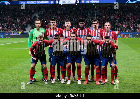 Atlético de Madrid è una foto del team con Jan Oblak, Filipe Luis, Santiago Arias, Thomas Teye, Koke Resurreccion, Antoine Griezmann, Angel Martin Correa, Thomas Lemar, Rodrigo Hernandez, Stefan Savic e Lucas Hernandez durante la UEFA Champions League match tra Atlético de Madrid e Monaco a Wanda Metropolitano Stadium in Madrid. ( Il punteggio finale; Atletico Madrid 2:0 come monaco) Foto Stock