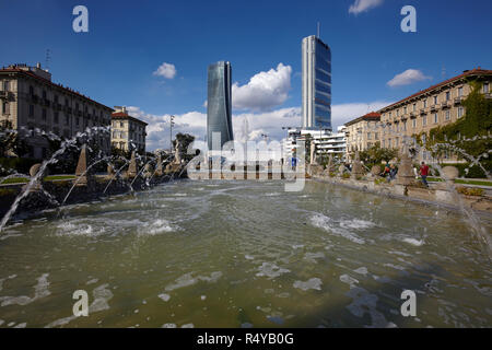 La moderna architettura del quartiere Citylife, da Giulio Cesare square, a Milano, Italia Foto Stock