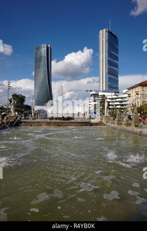 La moderna architettura del quartiere Citylife, da Giulio Cesare square, a Milano, Italia Foto Stock