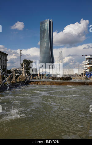 La moderna architettura del quartiere Citylife, da Giulio Cesare square, a Milano, Italia Foto Stock