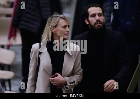 Novembre 28, 2018 - Città del Vaticano (Santa Sede) actrice americano ROBIN WRIGTH GAYLE con il marito CLEMENTE GIRAUDET durante il Papa Francesco l udienza generale nell Aula Paolo VI in Vaticano Credito: Evandro Inetti/ZUMA filo/Alamy Live News Foto Stock