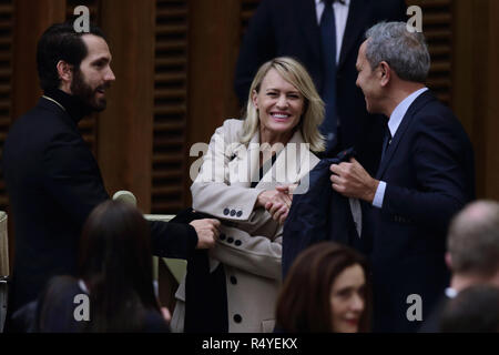 Novembre 28, 2018 - Città del Vaticano (Santa Sede) actrice americano ROBIN WRIGTH GAYLE con il marito CLEMENTE GIRAUDET durante il Papa Francesco l udienza generale nell Aula Paolo VI in Vaticano Credito: Evandro Inetti/ZUMA filo/Alamy Live News Foto Stock