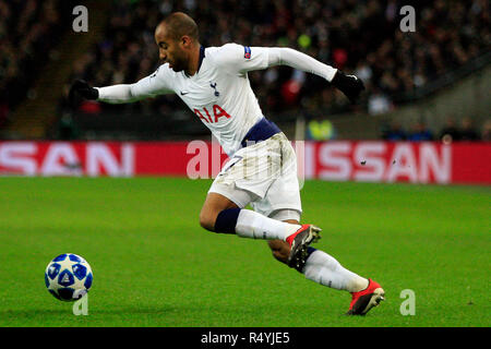 Lo stadio di Wembley, Londra, Regno Unito. 28 Novembre, 2018. Lucas Moura del Tottenham Hotspur in azione. La UEFA Champions League, gruppo B, Tottenham Hotspur V Inter Milan allo Stadio di Wembley a Londra Mercoledì 28 Novembre 2018. Questa immagine può essere utilizzata solo per scopi editoriali. Solo uso editoriale, è richiesta una licenza per uso commerciale. Nessun uso in scommesse, giochi o un singolo giocatore/club/league pubblicazioni . Credito: Andrew Orchard fotografia sportiva/Alamy Live News Foto Stock