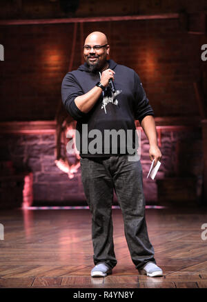 James Monroe Iglehart durante la Fondazione Rockefeller e il Gilder Lehrman Institute of American History sponsorizzato studente di scuola superiore #eduHam matinée prestazioni di 'Hamilton' Q & A al Richard Rodgers Theatre nel novembre 28, 2018 a New York City. Credito: Walter McBrde/MediaPunch Foto Stock