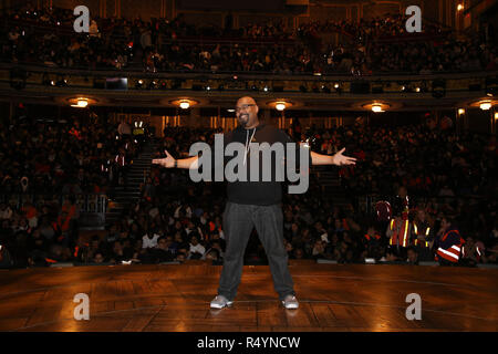 James Monroe Iglehart durante la Fondazione Rockefeller e il Gilder Lehrman Institute of American History sponsorizzato studente di scuola superiore #eduHam matinée prestazioni di 'Hamilton' Q & A al Richard Rodgers Theatre nel novembre 28, 2018 a New York City. Credito: Walter McBrde/MediaPunch Foto Stock