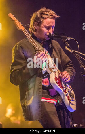 Milano Italia. Il 28 novembre 2018. Il cantante inglese-cantautore BEN HOWARD suona dal vivo sul palco a Fabrique per presentare il suo nuovo album "Mezzodì sogno" Credito: Rodolfo Sassano/Alamy Live News Foto Stock