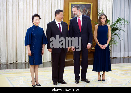 Madrid, Spanien. 27 Nov, 2018. Xi Jinping con moglie Peng Liyuan, Felipe VI. dalla Spagna, Letizia di Spagna presso la reception per il presidente cinese nel Palacio de la Zarzuela. Madrid, 27.11.2018 | Utilizzo di credito in tutto il mondo: dpa/Alamy Live News Foto Stock