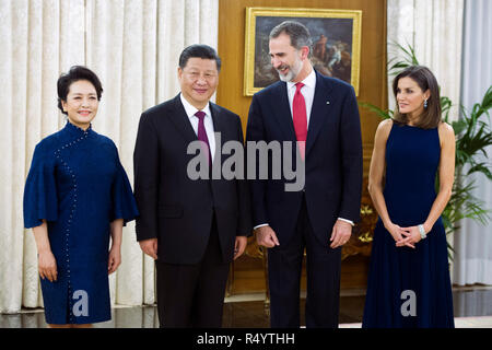 Madrid, Spanien. 27 Nov, 2018. Xi Jinping con moglie Peng Liyuan, Felipe VI. dalla Spagna, Letizia di Spagna presso la reception per il presidente cinese nel Palacio de la Zarzuela. Madrid, 27.11.2018 | Utilizzo di credito in tutto il mondo: dpa/Alamy Live News Foto Stock