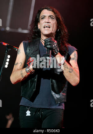 Stephen Pearcy con Ratt esegue in concerto al Sound Advice Amphitheater di West Palm Beach, Florida il 1 settembre 2007. Foto Stock