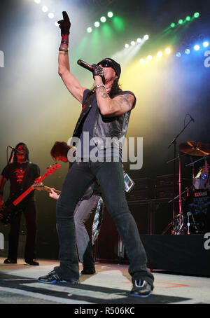 Stephen Pearcy con Ratt esegue in concerto al Sound Advice Amphitheater di West Palm Beach, Florida il 1 settembre 2007. Foto Stock