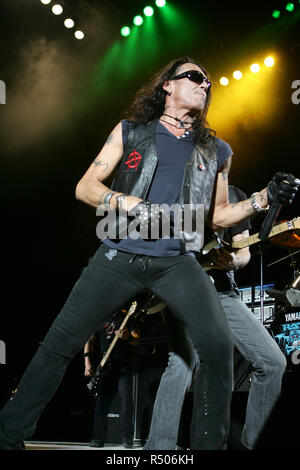 Stephen Pearcy con Ratt esegue in concerto al Sound Advice Amphitheater di West Palm Beach, Florida il 1 settembre 2007. Foto Stock