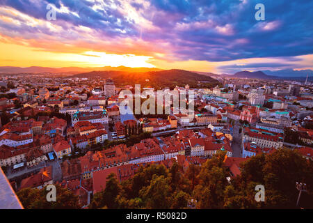 Tramonto al di sopra di Ljubljana vista aerea Foto Stock