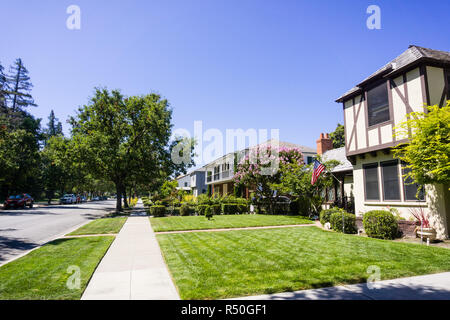 Il paesaggio nel Giardino di Rose di quartiere residenziale di San Jose, South San Francisco Bay Area, California Foto Stock