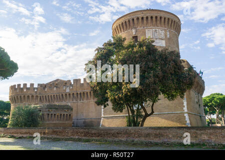 Ostia antica di Roma, Italia Castello di Giulio II, vicino agli scavi di Ostia Antica Antico Porto dell'Impero Romano Foto Stock