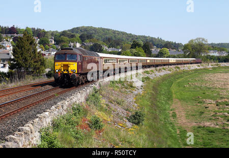 57316 passa Carrello Lane nr Grange Over Sands con lo statista tour su 19.5.18. Foto Stock