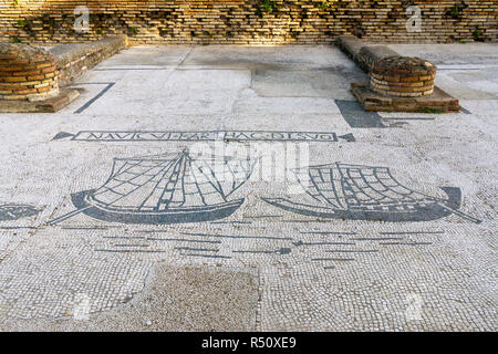 Ostia antica di Roma, Italia. Mosaico in negozio in Piazzale delle Corporazioni Foto Stock