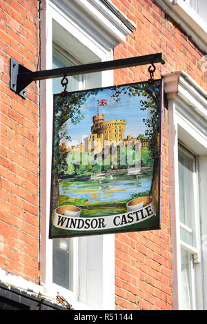 Pub segno, il Castello di Windsor, Lanark posto, Little Venice, Maida Vale, City of Westminster, Greater London, England, Regno Unito Foto Stock