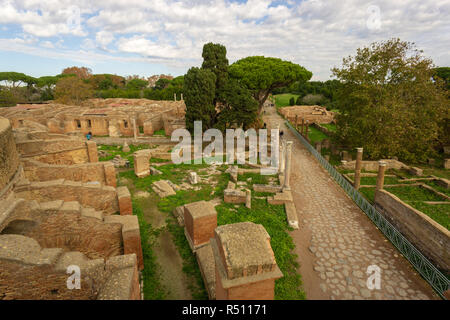 Ostia antica di Roma, Italia. Paesaggio in età romana rovine archeologiche Foto Stock