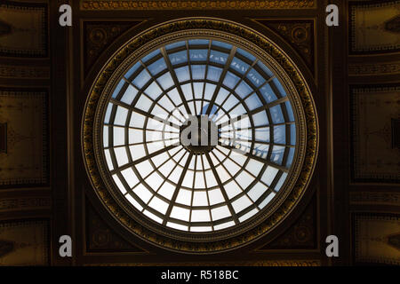 Cupola della Galleria Nazionale dall'interno in London, England, Regno Unito Foto Stock