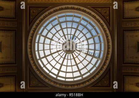 Cupola della Galleria Nazionale dall'interno in London, England, Regno Unito Foto Stock