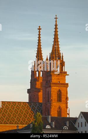 Torri della cattedrale in sunset Foto Stock